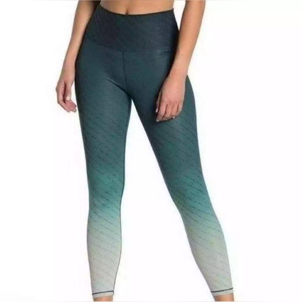 AR-33 Alpha High Waist 7/8 Ombré Leggings Green Fade Gray Cropped Workout Medium
